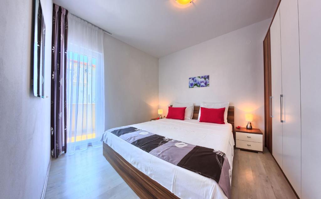 Apartments CVITA Holiday - Comfort Two-Bedroom Apartment With Terrace