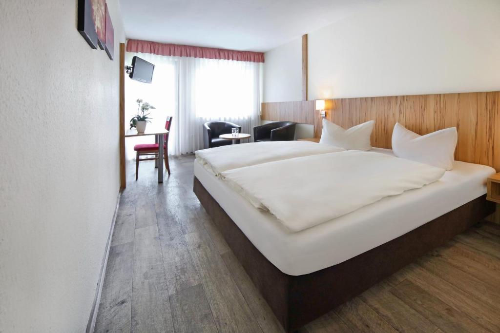 Waldhotel Bächlein - Standard Double Room