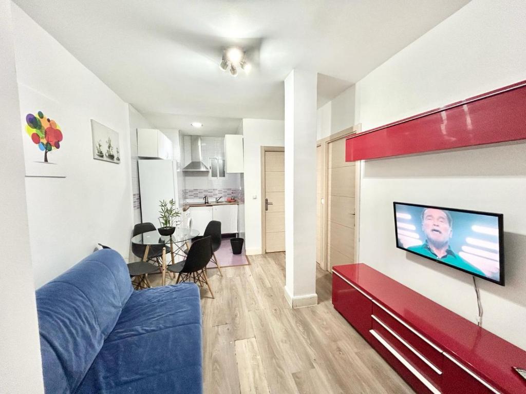 A kitchen or kitchenette at Madrid Rio Antonio Lopez A