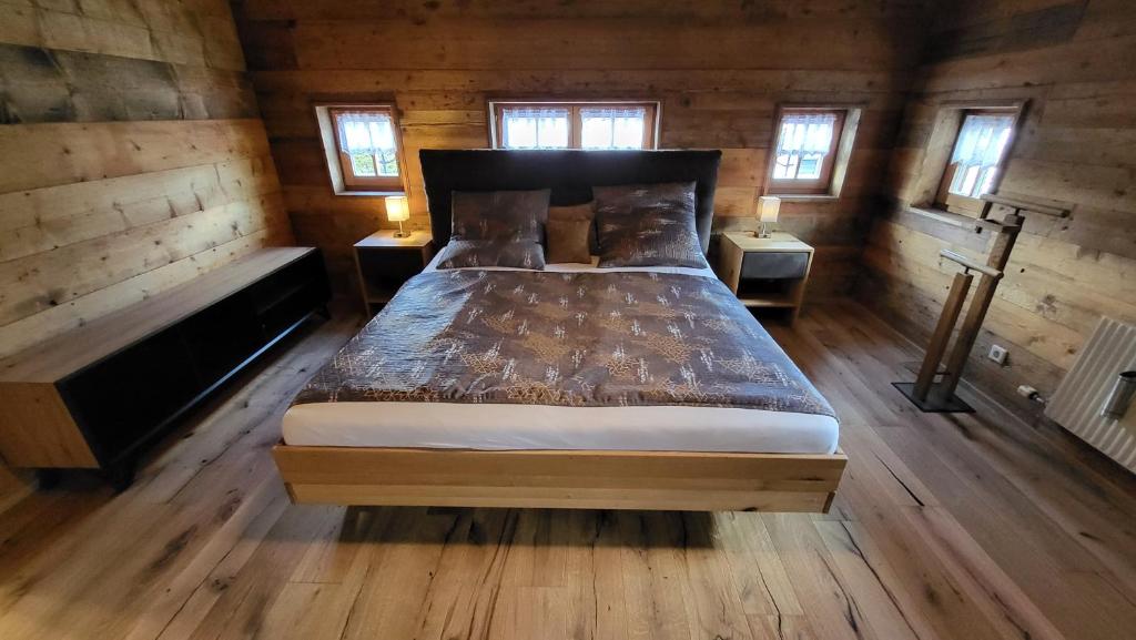 Кровать или кровати в номере Wohnung Tirol