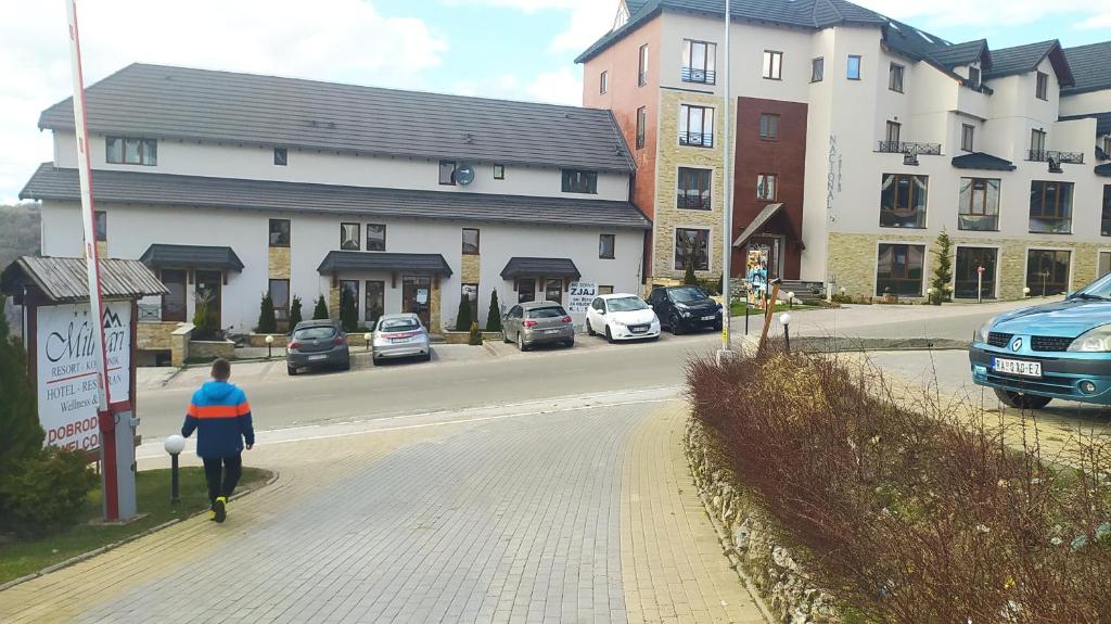 Apartman Tiva - Milmari Resort-garažno mesto-GRATIS - MATURAMENTO DELLA STUDIO