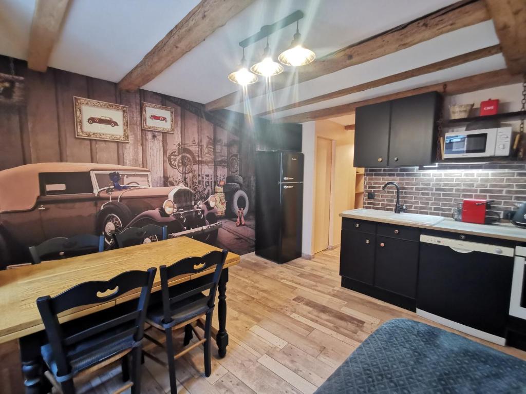 Le Vieux Tacot avec garage - 6