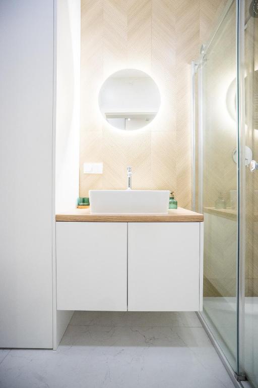Łazienka w obiekcie VipWarsawApartments Amber Mennica Residence