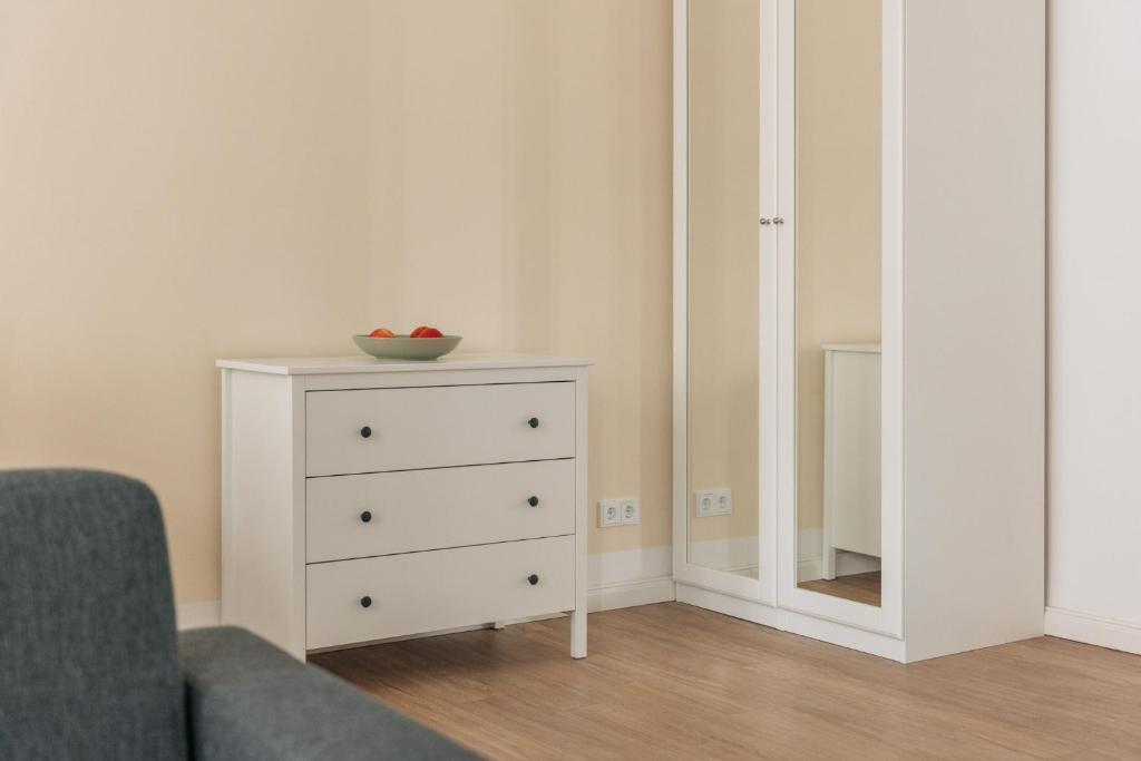 Homaris Apartments Frankfurter Allee - Resim 35