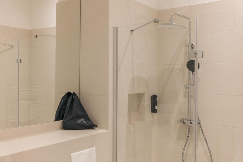 Homaris Apartments Frankfurter Allee - Resim 39