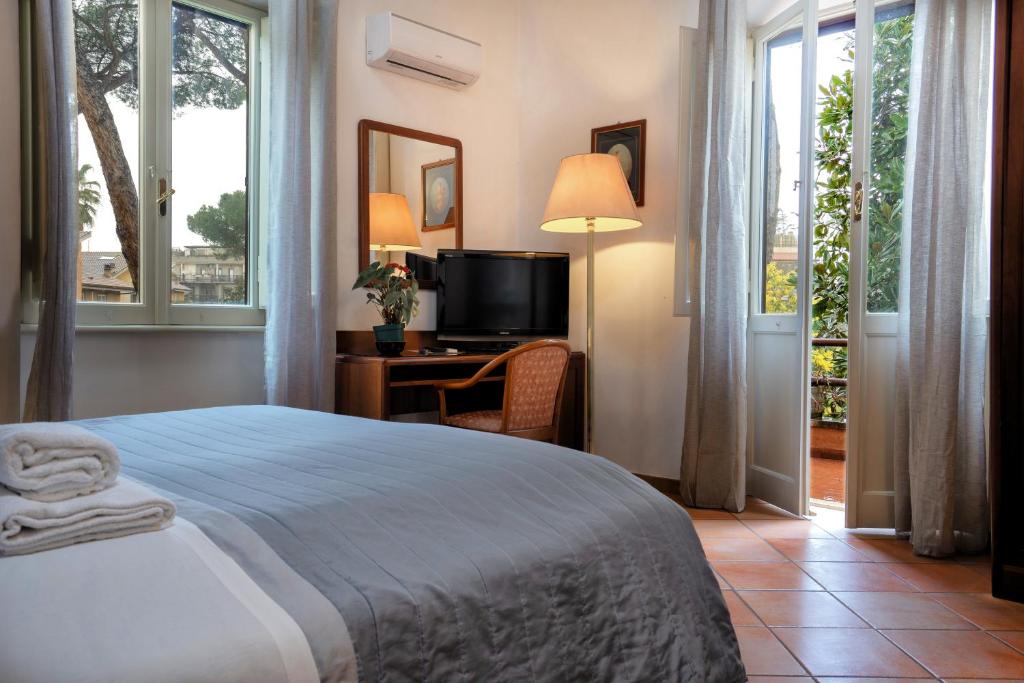 Comfort Rooms Villa Gaia Tor Vergata - Double Room With Terrace