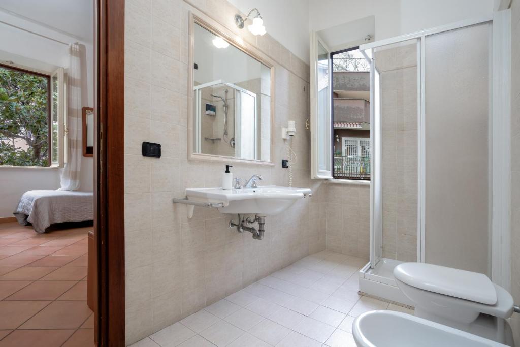 Comfort Rooms Villa Gaia Tor Vergata - Superior Triple Room