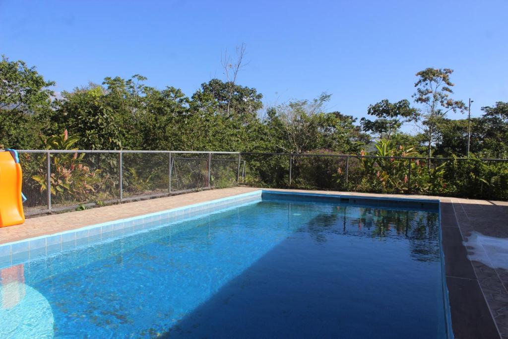 Rancho Los Duendes - Chalet De Tres Habitaciones