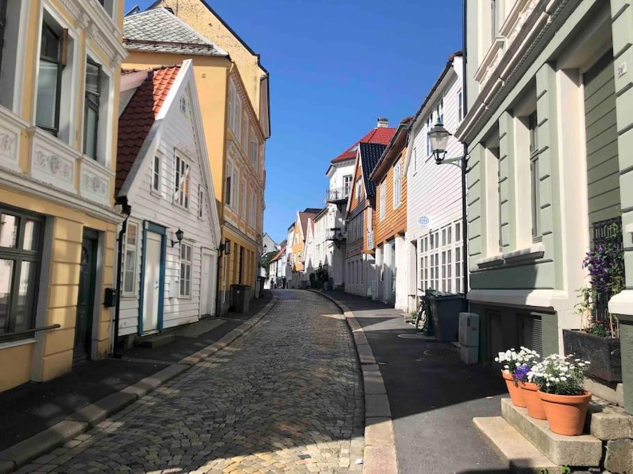 Photo de la galerie de l'établissement 3 bedroom apartment - Perfect Location - Harbour-Train-Bus-CityCenter, à Bergen