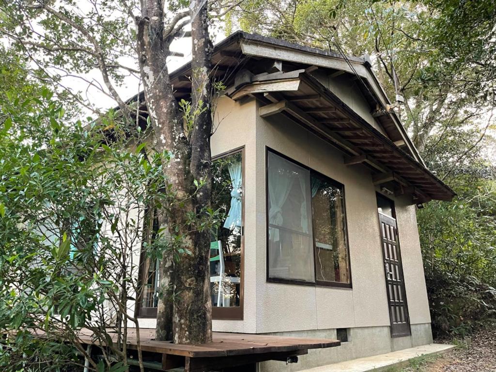 Bangunan di mana terletaknya rumah percutian