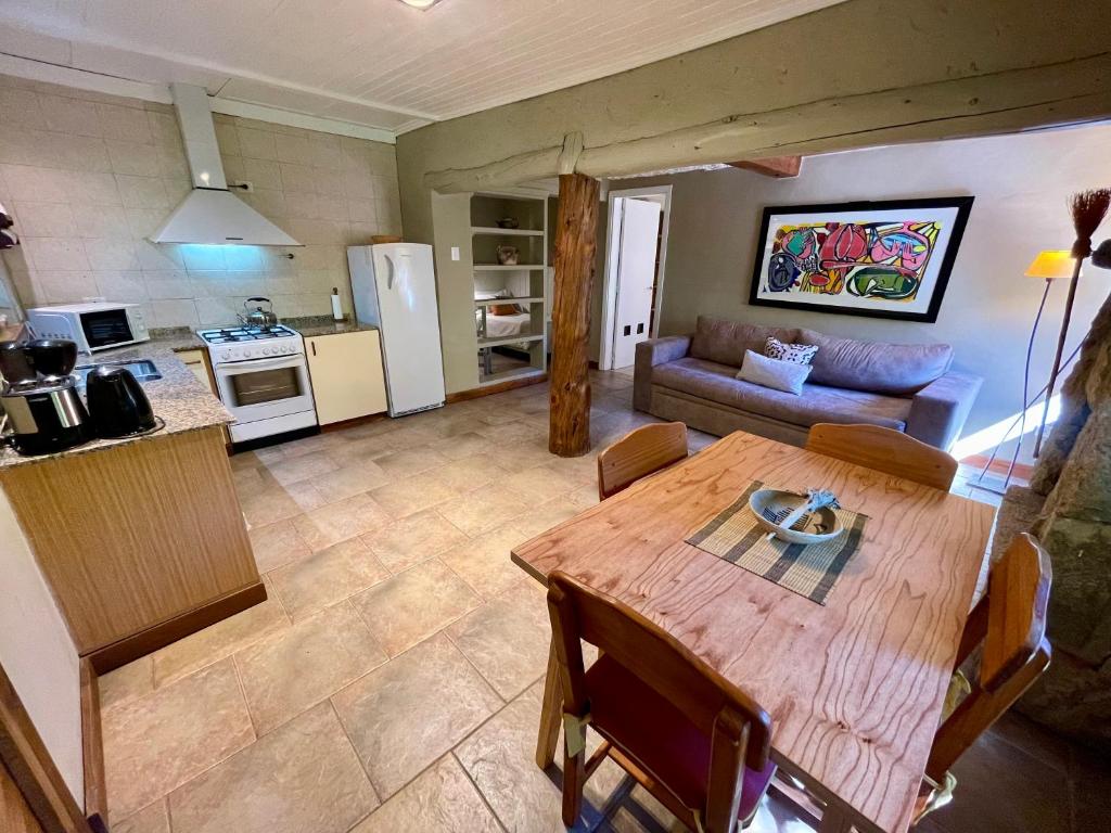 A cozinha ou kitchenette de Las Marianas Hotel