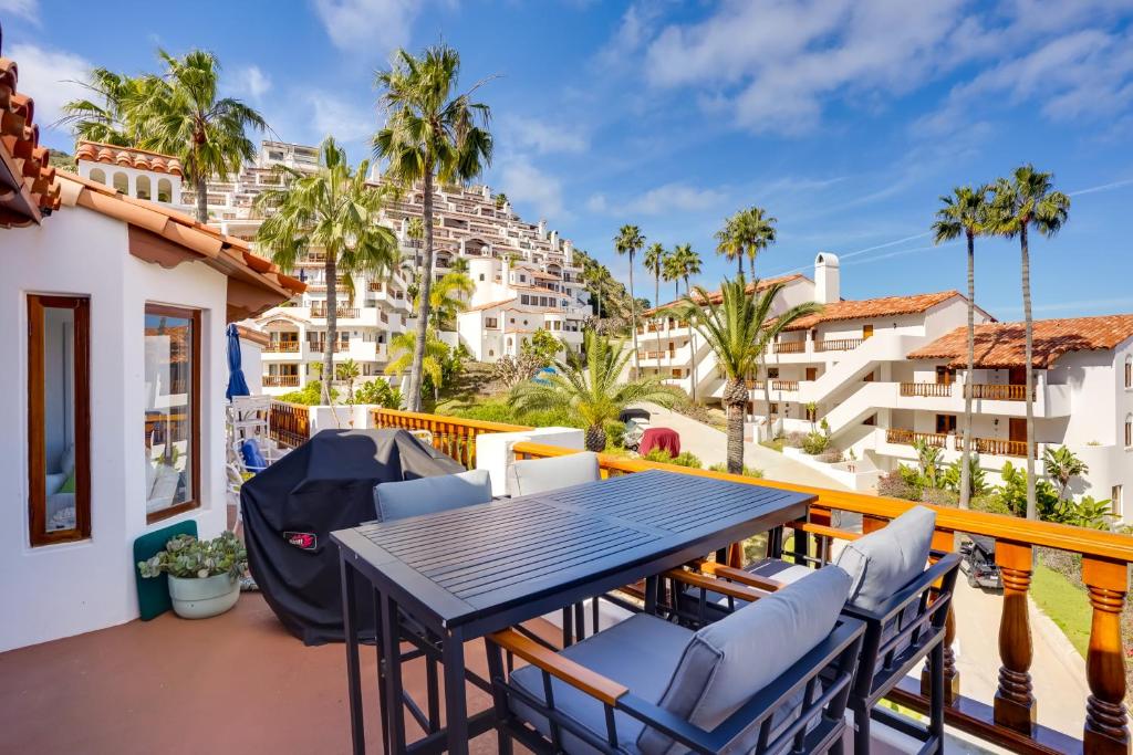 Balkón nebo terasa v ubytování Gorgeous Catalina Island Condo with Golf Cart!