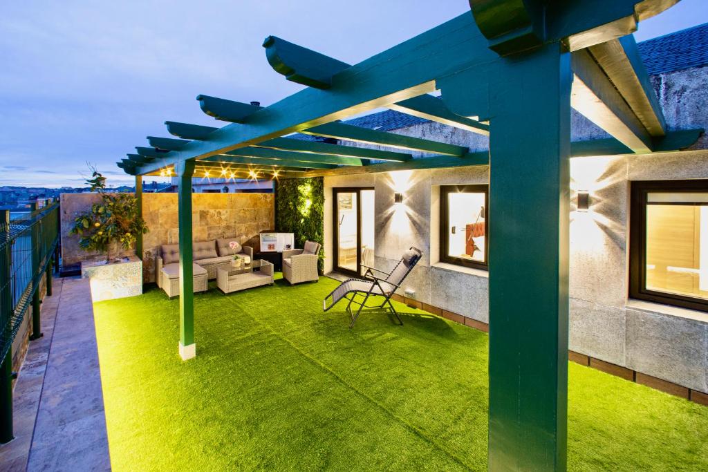 Lucus Skyline & Terrace by Lugo Collection - 3