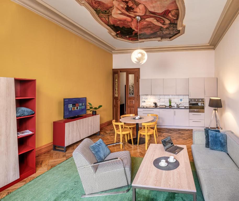 Art House Apartments by Adrez - One-Bedroom Apartment