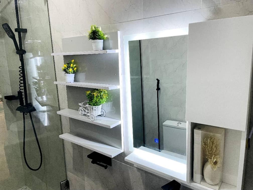 Koupelna v ubytování WHITEFIELD LUXURY APARTMENT