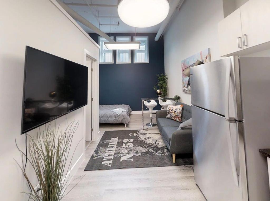 Bachelor apartment in downtown, Ottawa (updated prices 2024)