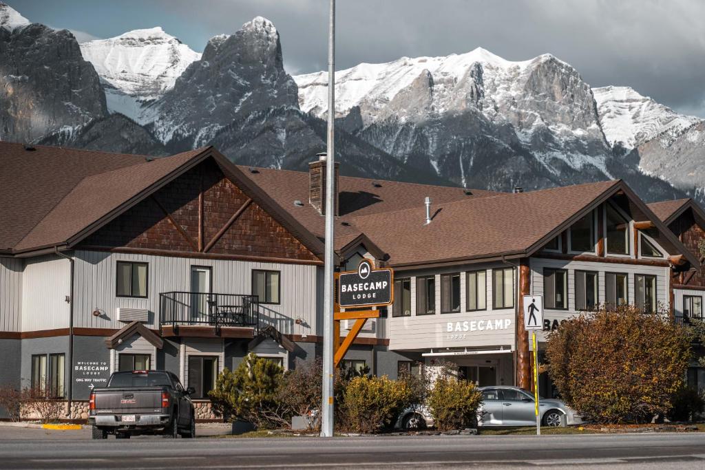 Basecamp Lodge Canmore - Resim 29