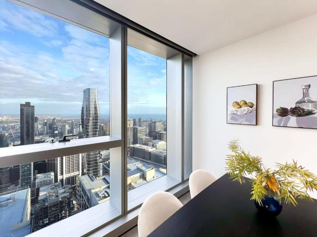 Χώρος καθιστικού στο Luxury CBD Skyline View Apartment LV58