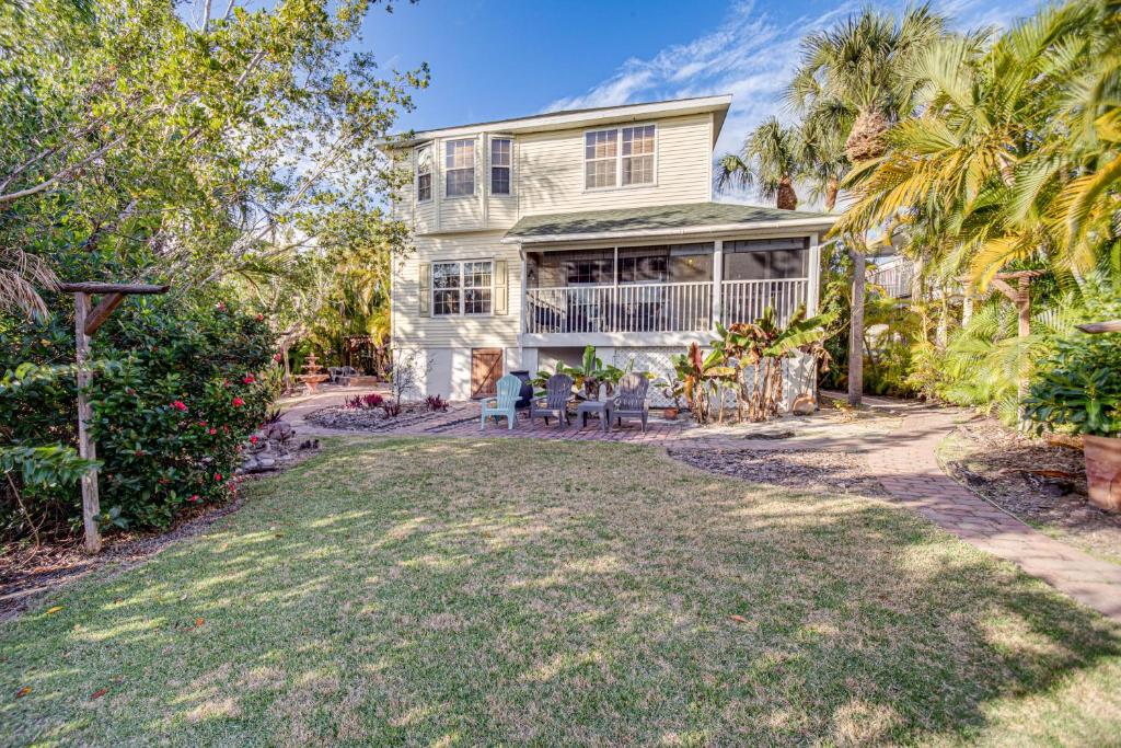 Zahrada ubytování Fort Myers Getaway with Hendry Creek Access!