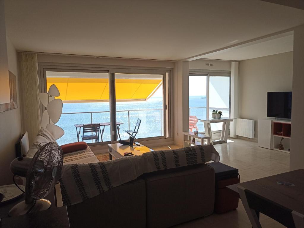 Fotografia z galérie ubytovania Appartement face mer aux Sables d'Olonne, 2 chambres, proche plage et commerces - FR-1-325-125 v destinácii Les Sables-dʼOlonne