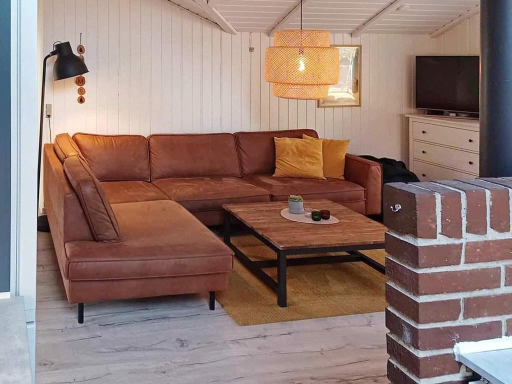 Posezení v ubytování 6 person holiday home in Nørre Nebel-By Traum