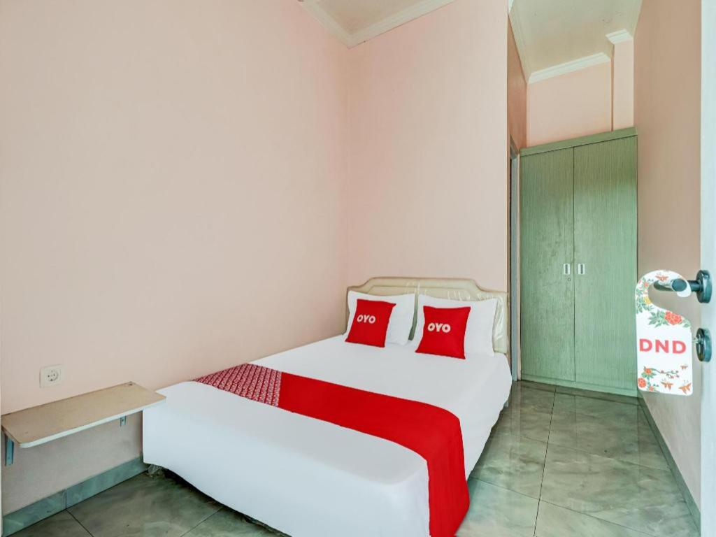 OYO 91023 Salsabilla Guest House Syariah - Housity
