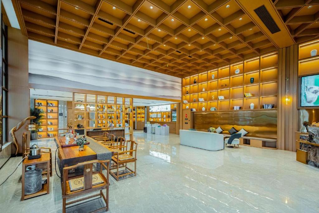 TV a/nebo společenská místnost v ubytování Atour Hotel Nanchang Longding Chadu East Jiefang Road