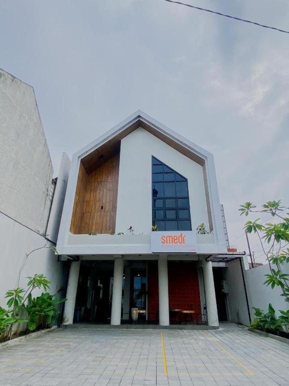 SMEDI Coliving & Coffee by SUHU - Boutique Hotel SMEDI Coliving & Coffee by SUHU - Boutique Hotel Unik Dekat Malioboro
