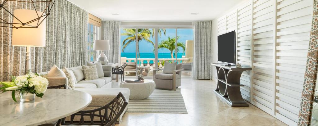 Hotel Luxury One-Bedroom Suite - Adult Only
