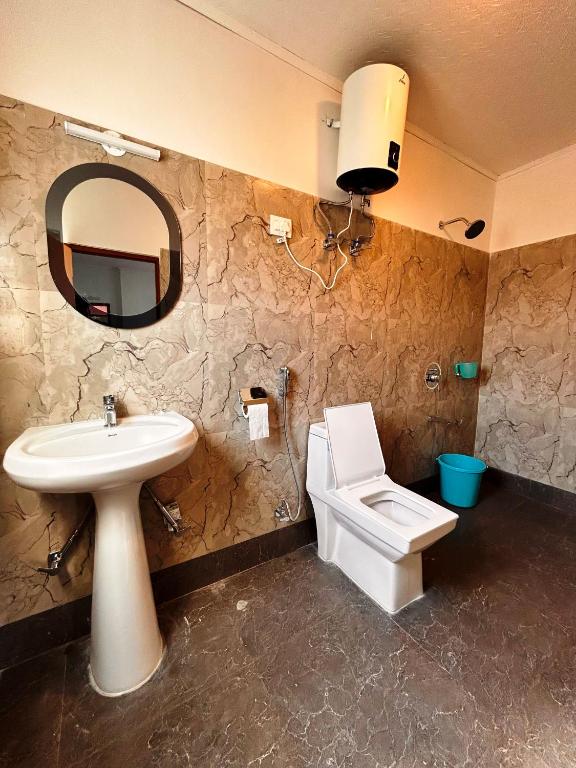 DISHA SILVER PEAK Hotel - Camera Familiare Deluxe