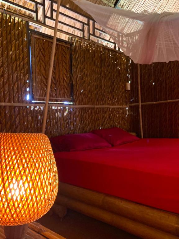 Postel nebo postele na pokoji v ubytování Hometravel Mekong Can Tho