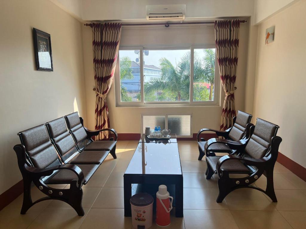 Posezení v ubytování Coecco Xieng Khouang Hotel