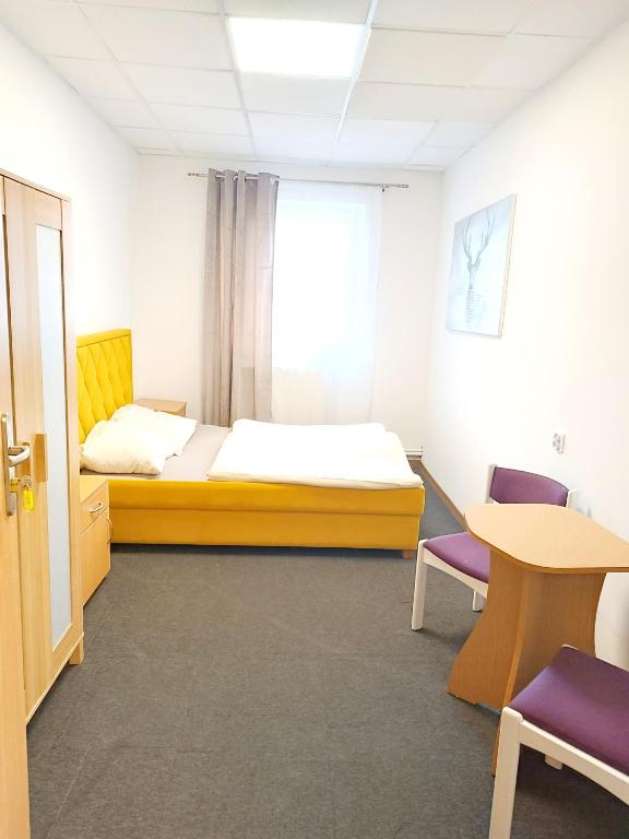 Hostel Krośnieńska 12 - Habitación Doble Pequeña