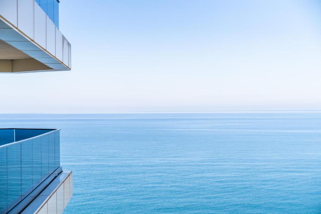 Nespecifikovaný výhled na moře nebo výhled na moře při pohledu z hotelu