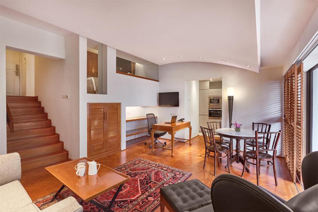 Goodwood Park Hotel - Parklane Split Level Studio
