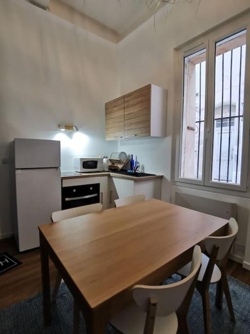 A cozinha ou cozinha compacta de Massalia Apartement, Le Panier