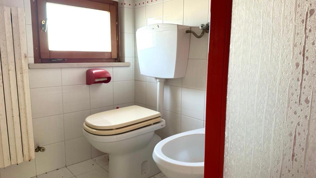 Kúpeľňa v ubytovaní S256 - Sirolo, comodo trilocale in centro