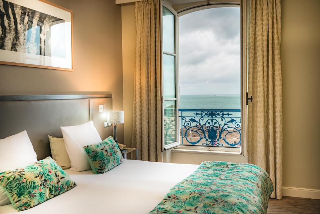 Hôtel France et Chateaubriand - Chambre Supérieure Vue Mer