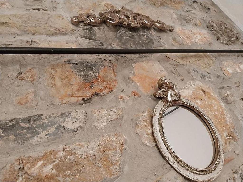 Zdjęcie z galerii obiektu Monolocale con bagno, angolo cottura e letto matrimoniale a Baldacchino w mieście Monterotondo