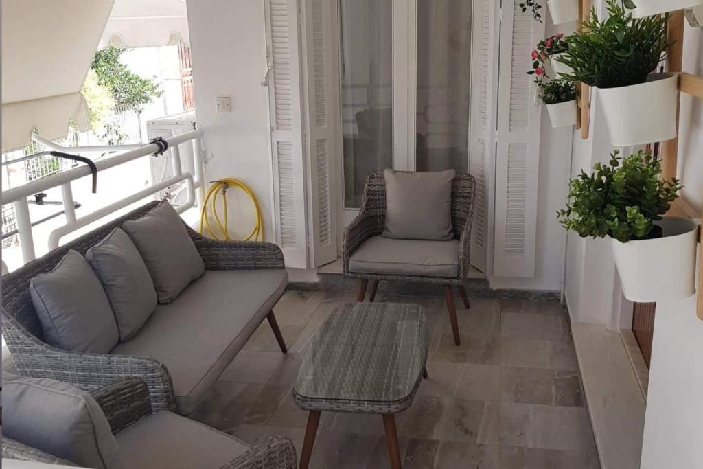 Posedenie v ubytovaní Avres Apartments