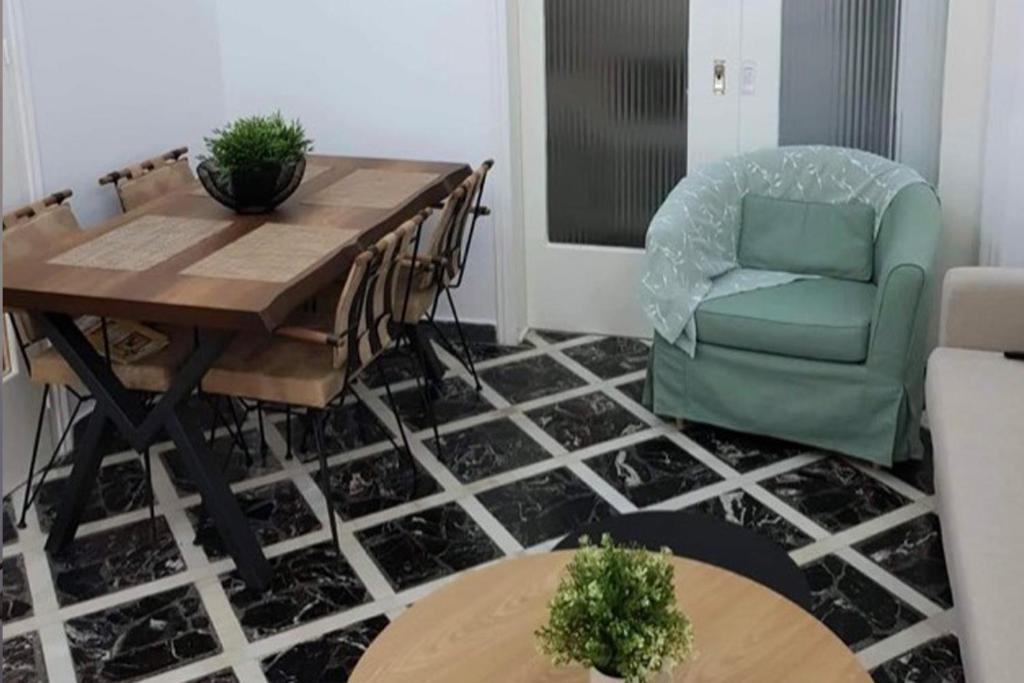 Posedenie v ubytovaní Avres Apartments