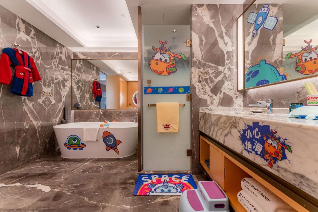 Koupelna v ubytování Wyndham Grand Zhaoqing Downtown