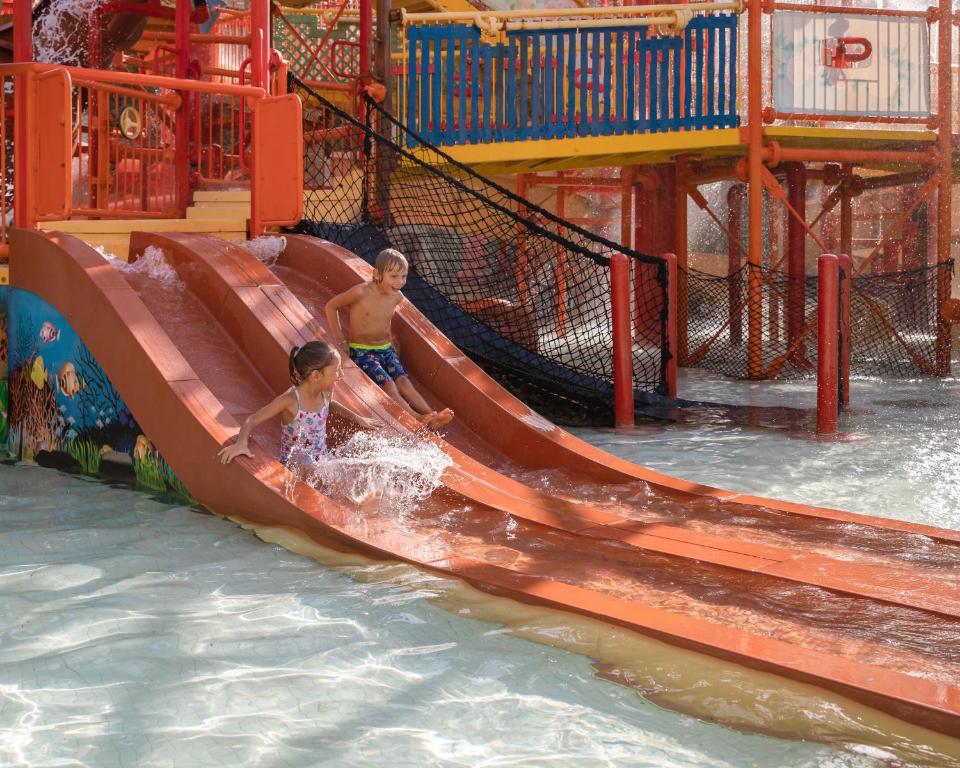 Bazén v ubytování Grand Waterworld Makadi Family Star - Couples and Families Only nebo v jeho okolí