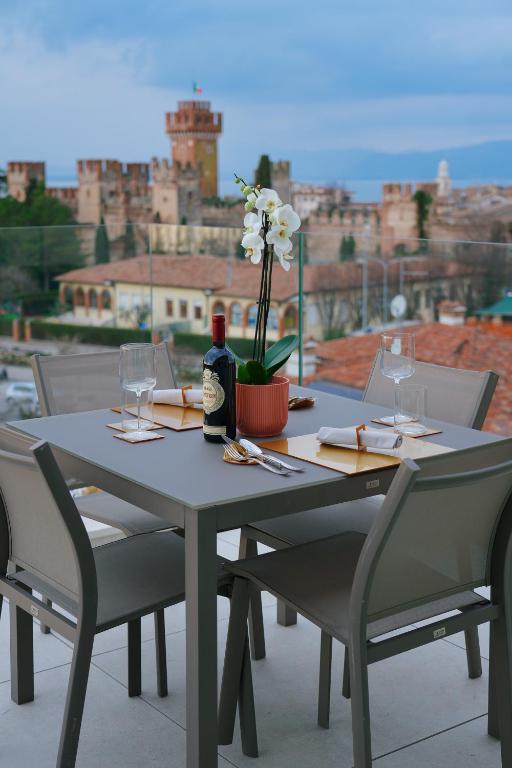 Balkón alebo terasa v ubytovaní Palazzo della Scala Spa Hotel Suites & Apartments