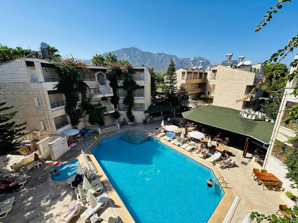an overhead view of a swimming pool in a hotel at HAVANA HOTEL in Kemer