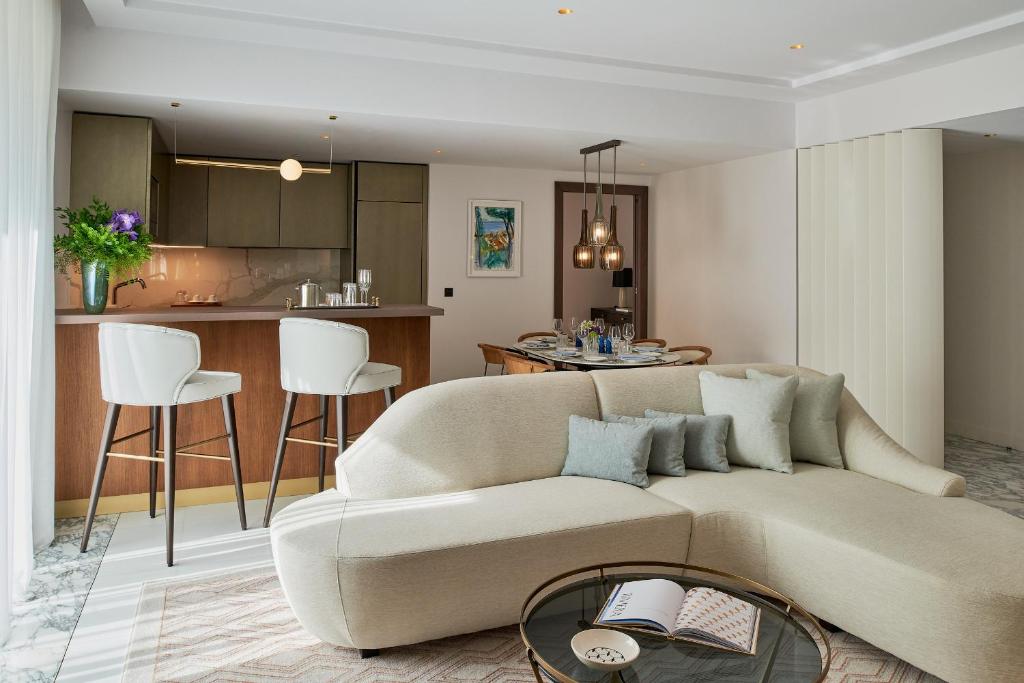 Carlton Cannes, a Regent Hotel - Resim 20