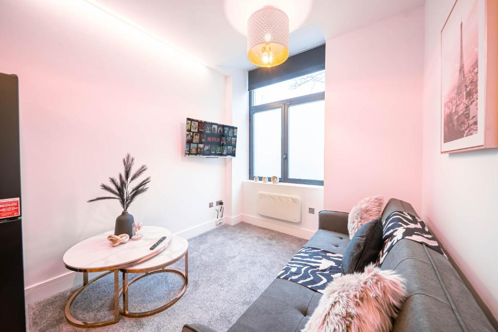 TV a/nebo společenská místnost v ubytování Hayy ApartHotels Stanley Mills