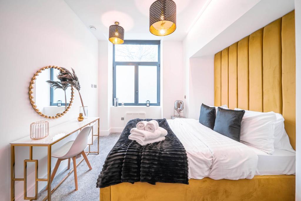 Postel nebo postele na pokoji v ubytování Hayy ApartHotels Stanley Mills