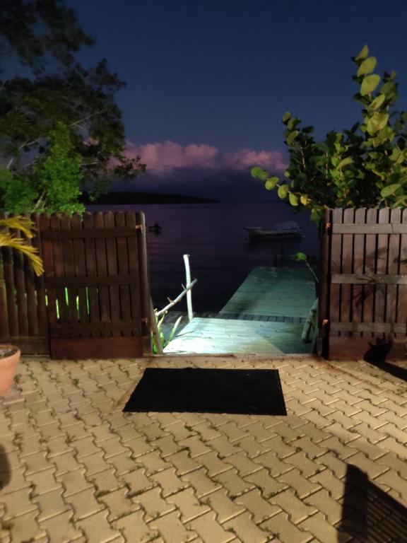 Bazén v ubytování 45 Villa la Cherry bord de mer nebo v jeho okolí