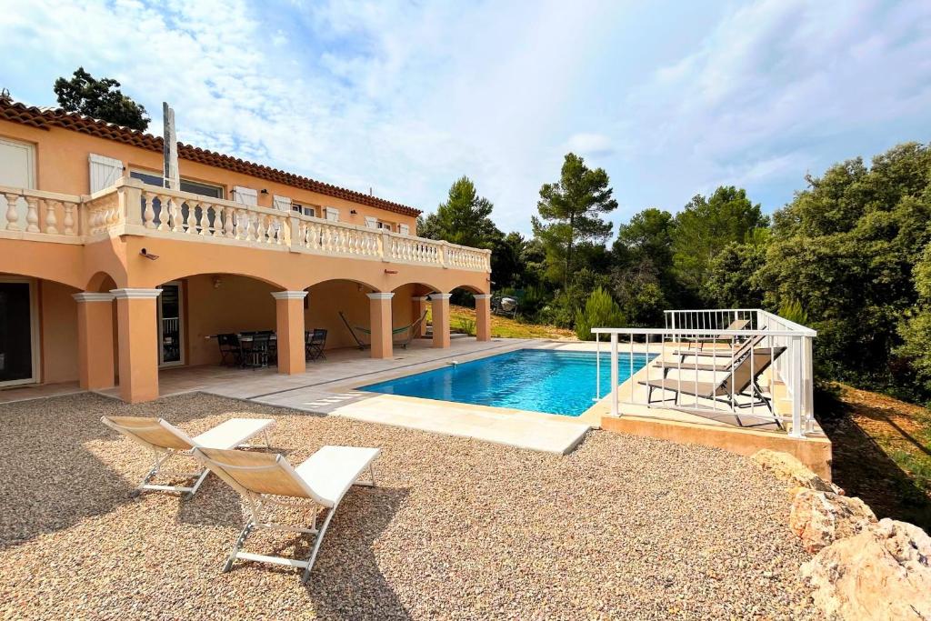 Villa con piscina y casa en CASA-Louis modern & chic villa Cannet-les-Maures, en Le Cannet-des-Maures